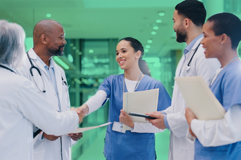 Especialidades médicas con más oportunidades y más amortización en el sector privado
